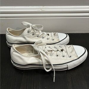 Women’s White Converse size 8.5
